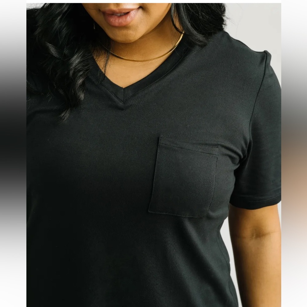 Zyia Black Go To Pocket V T Shirt Sz M